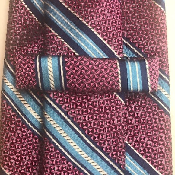 David Cremieux 100% Silk Magenta and Blue Woven Striped Tie. Made in the USA - Picture 3 of 5